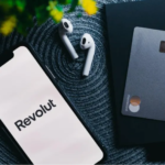 Revolut Aterriza en Colombia para Competir en el Mercado de Tarjetas y Cuentas de Ahorro