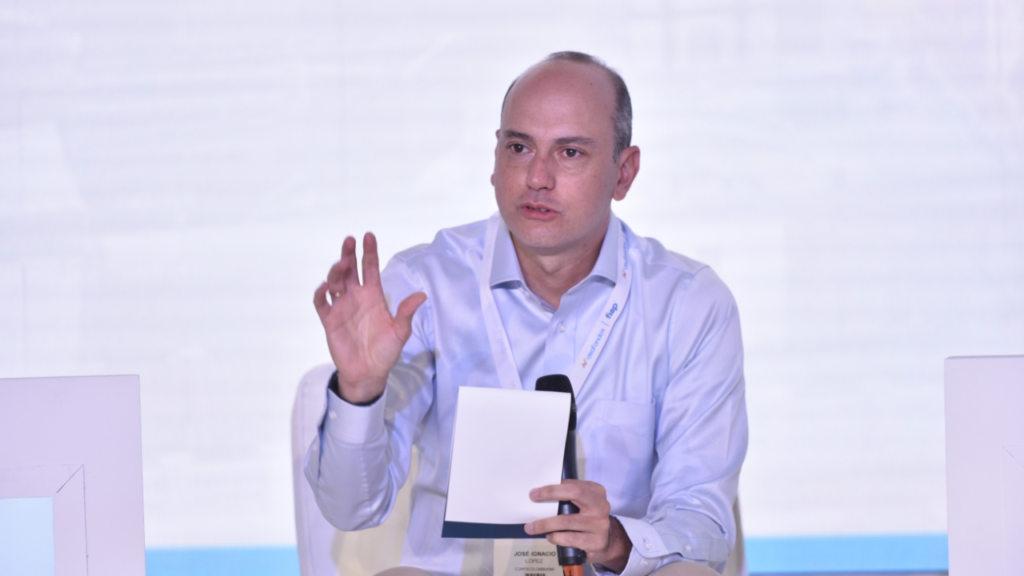 ¿Aumento o Estancamiento? La Controversia del Salario Mínimo para 2025 2 image