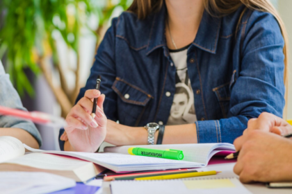 Ministerio de Educación Lanza Becas SER para Estratos 1, 2 y 3
